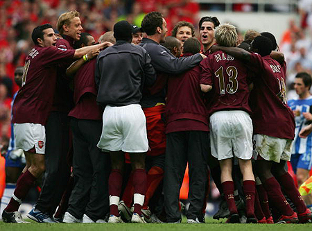 1v4戏耍巴萨后防！17岁就值6000万的他比亚马尔更有望成为金球？（1挑4戏耍巴萨防线！17岁身价6000万，他比亚马尔更有望问鼎金球？）