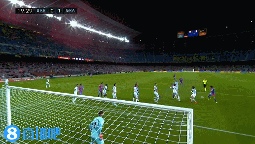 利物浦欧冠大名单：萨拉赫缺阵！范戴克领衔，维尔茨在列（利物浦公布欧冠名单：范戴克领军，萨拉赫缺席，维尔茨入选）