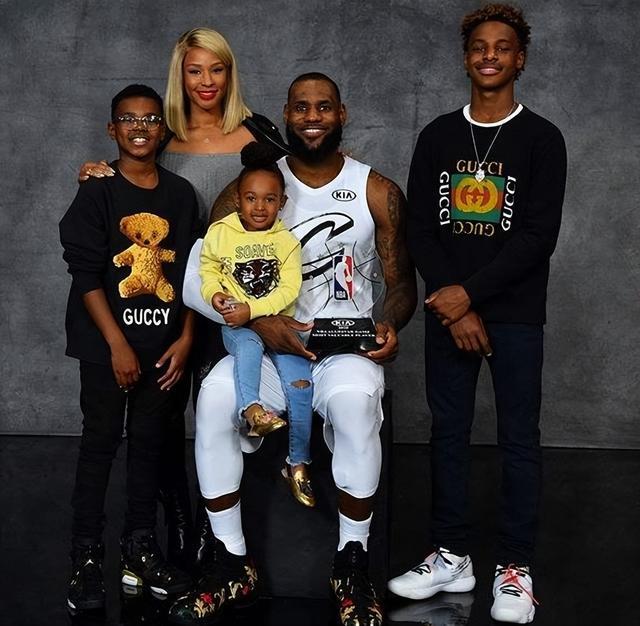 U22国家队今日训练，向余望、吾米提江未加入合练（U22国家队今日训练：向余望、吾米提江未参加合练）